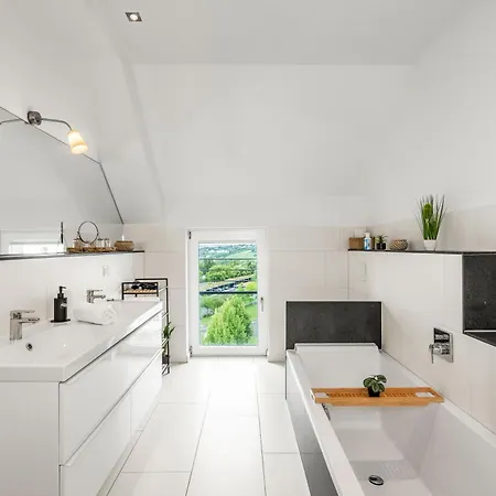Dnd Design Loft I 170qm I Parken I Balkon I Workstation I Netflix I Kaffee I Waschmaschine I Trockner I Xbox I Ausblick *