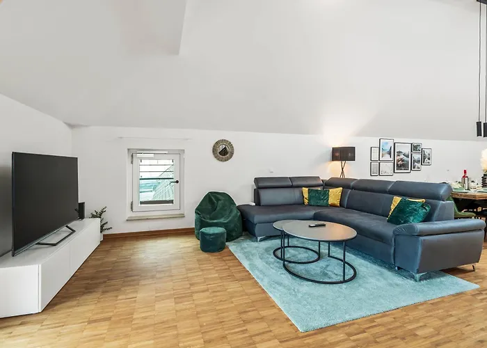 Apartment Dnd Design Loft I 170qm I Parken I Balkon I Workstation I Netflix I Kaffee I Waschmaschine I Trockner I Xbox I Ausblick Würzburg