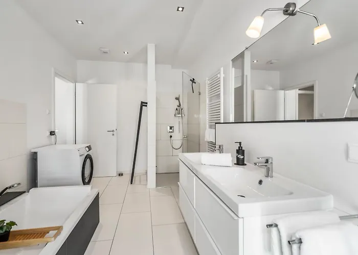 Dnd Design Loft I 170qm I Parken I Balkon I Workstation I Netflix I Kaffee I Waschmaschine I Trockner I Xbox I Ausblick Würzburg