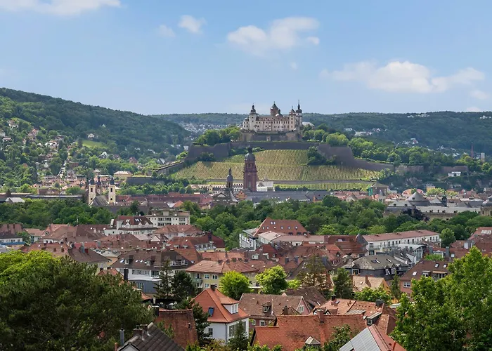 Dnd Design Loft I 170qm I Parken I Balkon I Workstation I Netflix I Kaffee I Waschmaschine I Trockner I Xbox I Ausblick Würzburg
